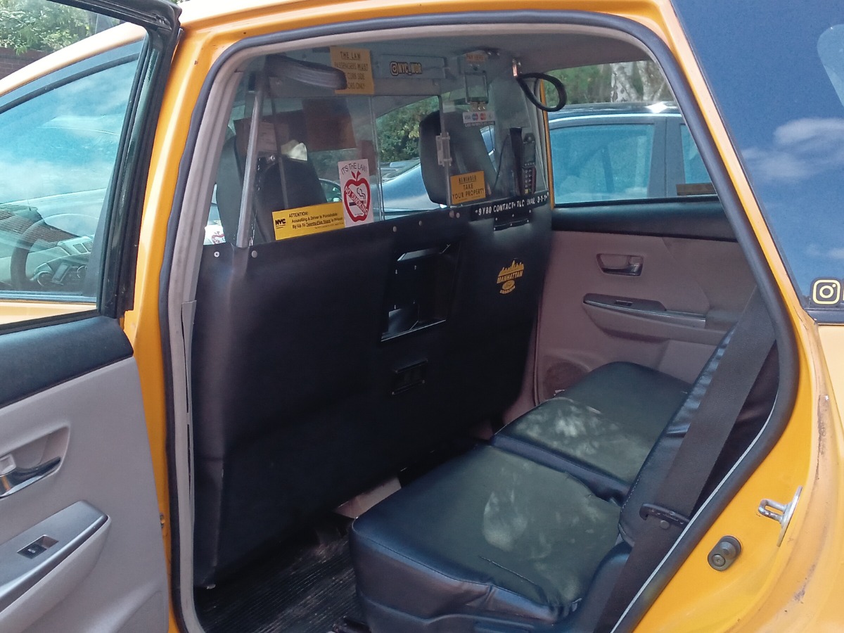 2015 Toyota Prius V Image 6